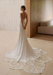 Luxury Sleeveless Mermaid Bridal Gown in Lace & Satin