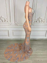 Ariyah luxurious personalized skirt prom dress with flowing skirt and elegant evening design for women.
