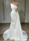 Elegant White One Shoulder Crystal Beading Wedding Dress