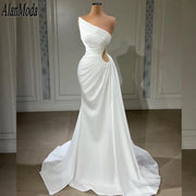 Elegant White Wedding Dresses One Shoulder Crystal Beading Mermaid Bridal Gowns Princess Vestidos Novias Boda Sweep Train